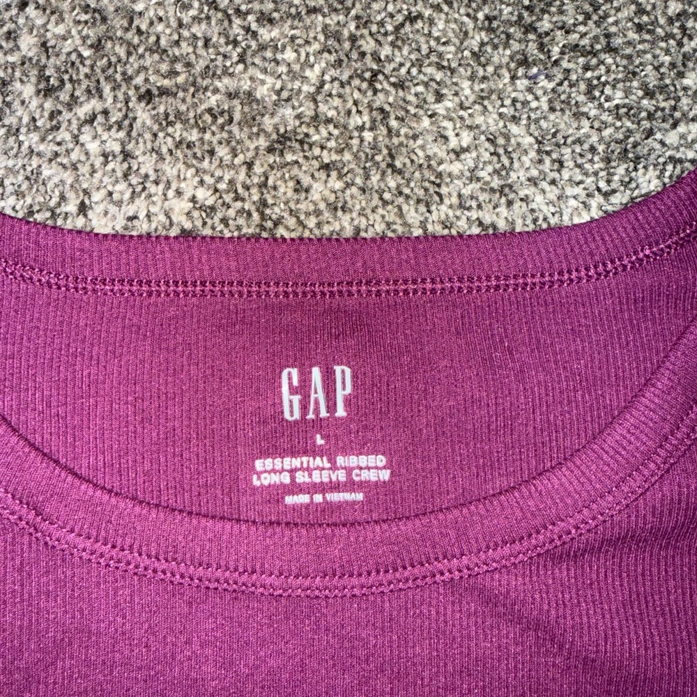 GAP Essential Ribbed Long Sleeve Crew in Magenta